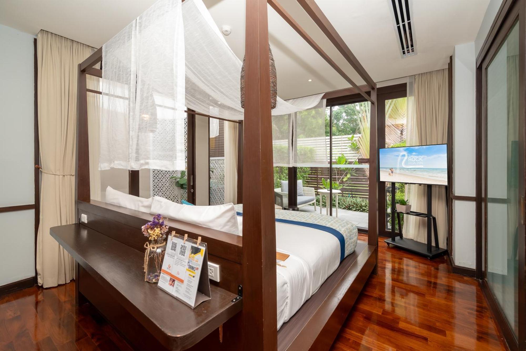 The Rock Hua Hin Beachfront Spa Resort Екстер'єр фото