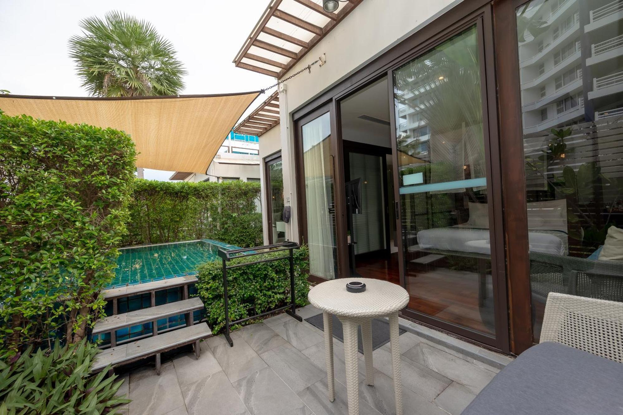 The Rock Hua Hin Beachfront Spa Resort Екстер'єр фото