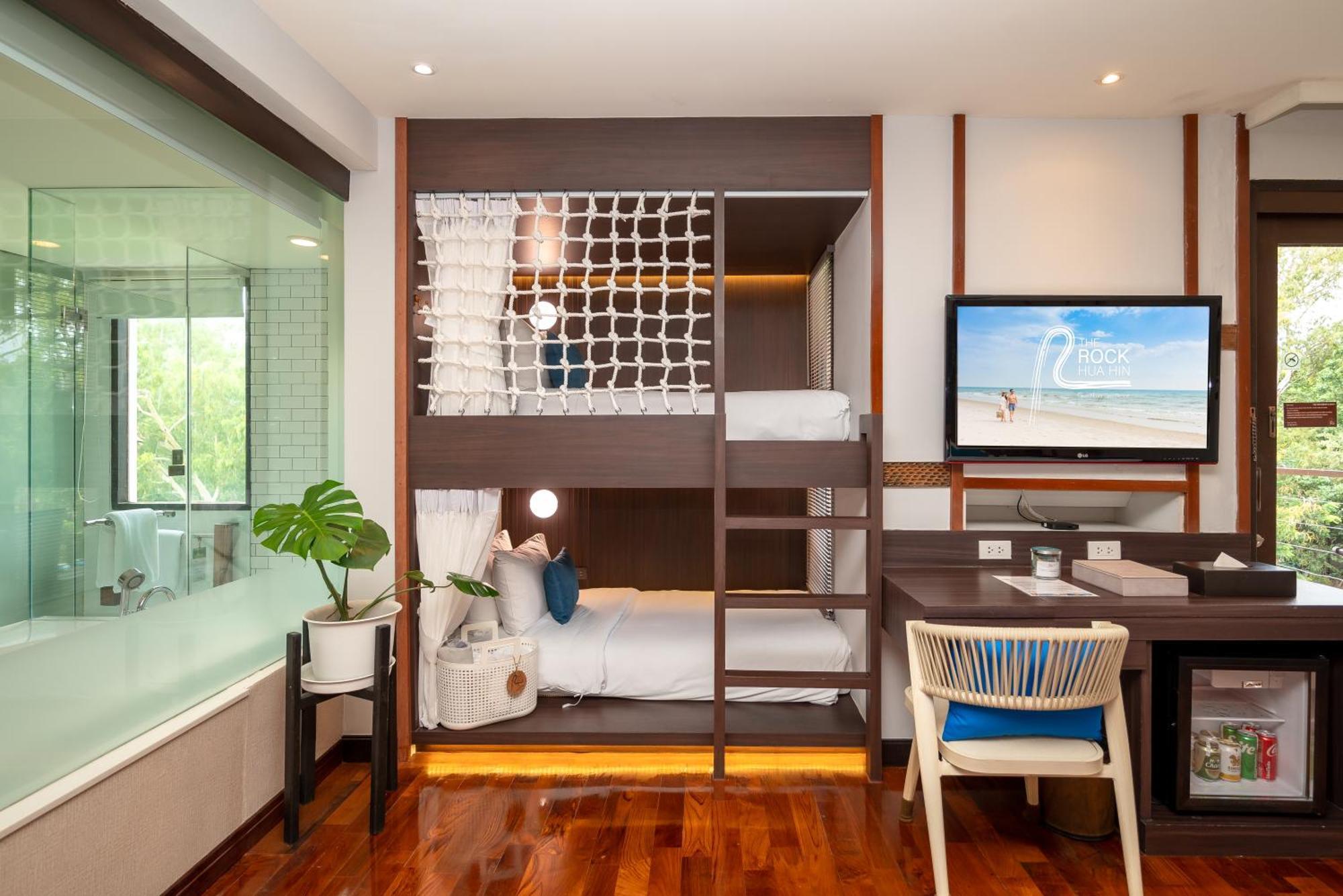 The Rock Hua Hin Beachfront Spa Resort Екстер'єр фото
