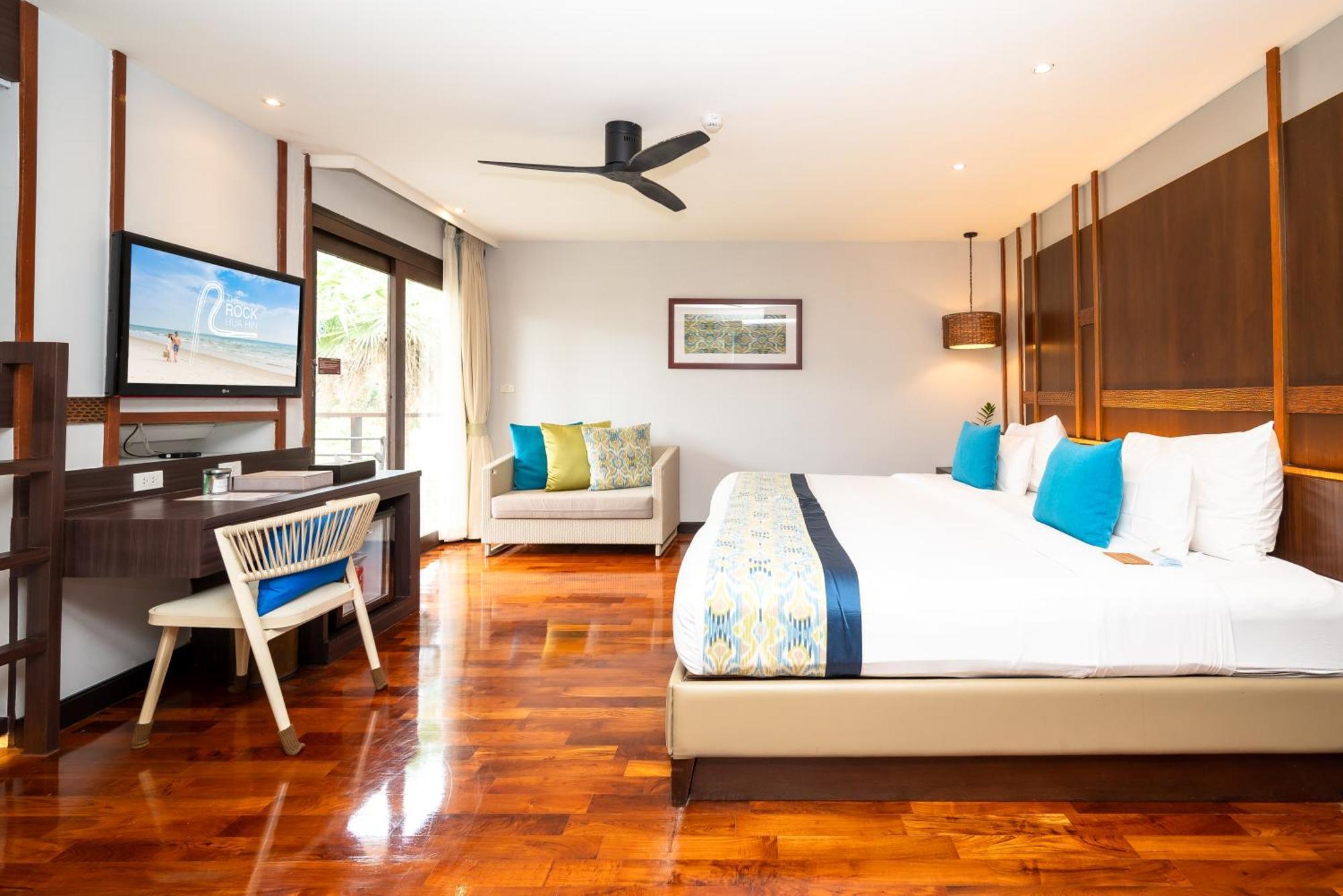 The Rock Hua Hin Beachfront Spa Resort Екстер'єр фото